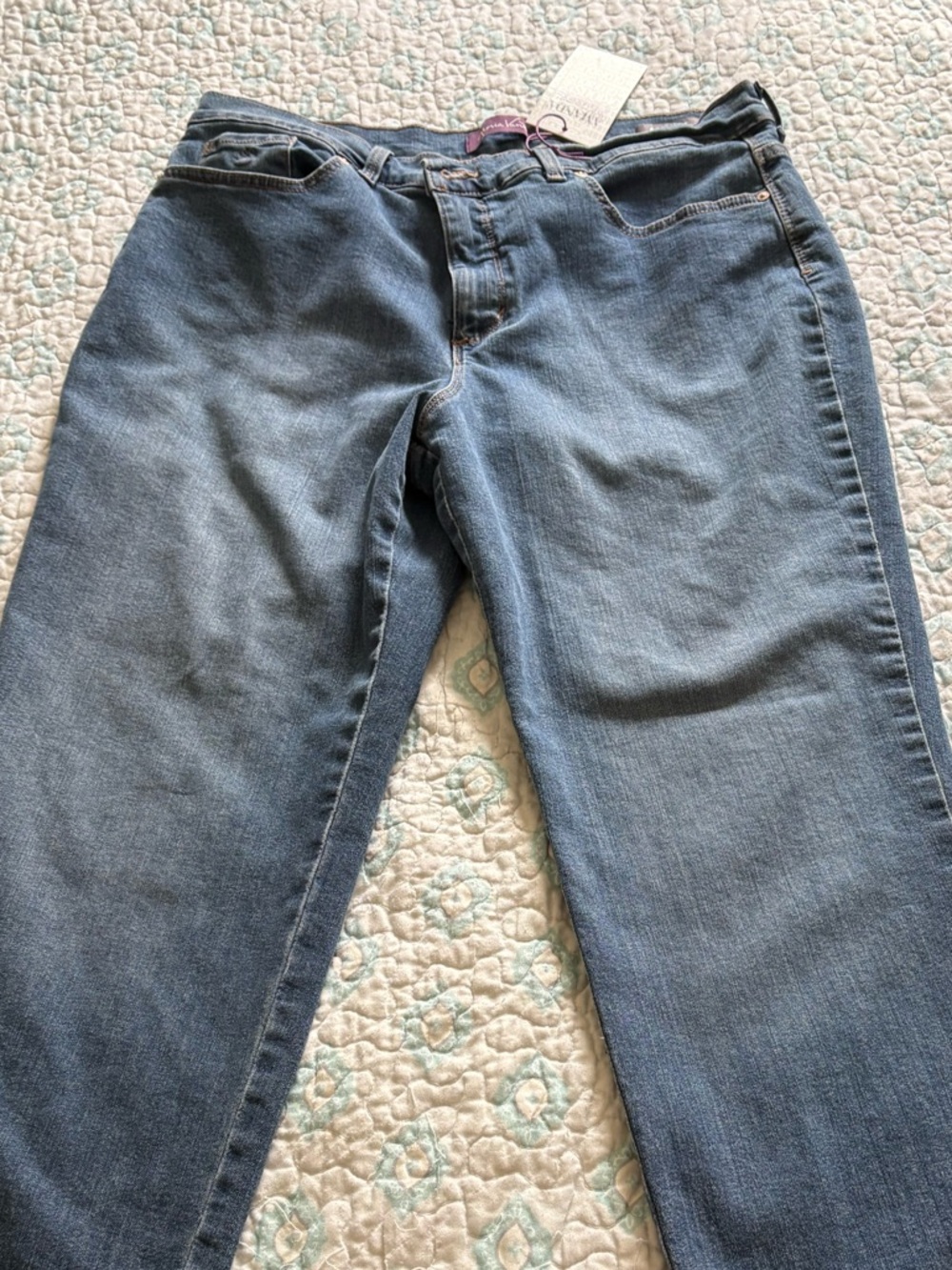 Gloria Vanderbilt Amanda Slimming Jean Women 16 Short Dark Wash Straight Leg NWT